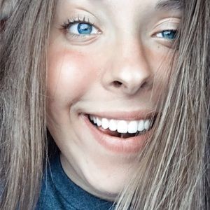 Meet your Posher, Lily